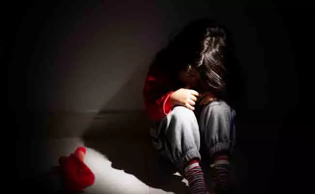 Minor Boy Molested On Girl In Karnataka - Sakshi