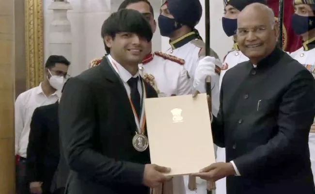 President Ram Nath Kovind honours Indias sporting best at dazzling ceremony - Sakshi