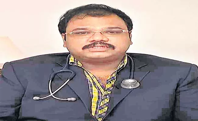 Doctor Prabhu Kumar Receive 2022 Young Leader Award In Delhi - Sakshi