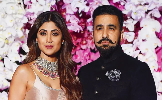 FIR Registered Against Shilpa Shetty And Raj Kundra - Sakshi