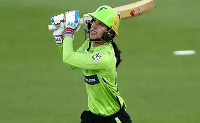 Smriti Mandhana Stars in Sydney Thunders Win - Sakshi