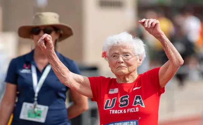 105 Year Old Louisiana Woman Participate In Marathon - Sakshi