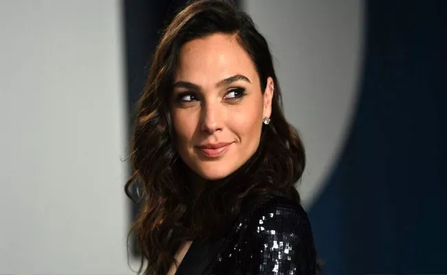 Wonder Woman Gal Gadot Loves Indian Food - Sakshi