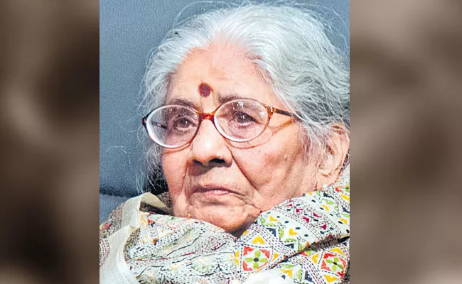 Mannu Bhandari: Hindi Novelist and Short Story Writer, Tribute - Sakshi