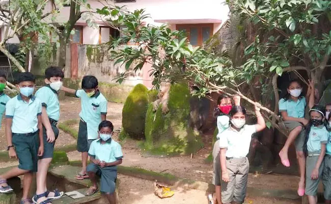 Kerala School Introduces Gender Neutral Uniform Wins Laurels - Sakshi