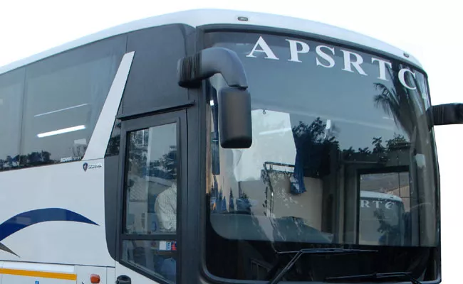 Tamil Nadu Officers Seized Apsrtc Bus In Vellore - Sakshi