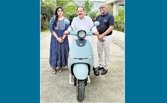 First Time LifePO4 Batteries Are Used In Avera New Electric Scooter Which Is Used By Tesla - Sakshi