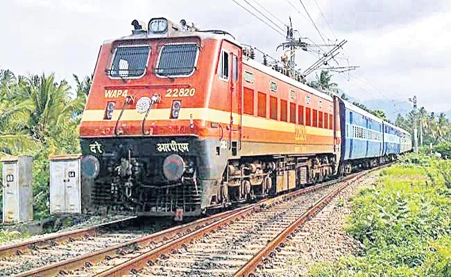 Telangana Railways Are Planning To Stop Trains For Two Weeks Due To Covid - Sakshi