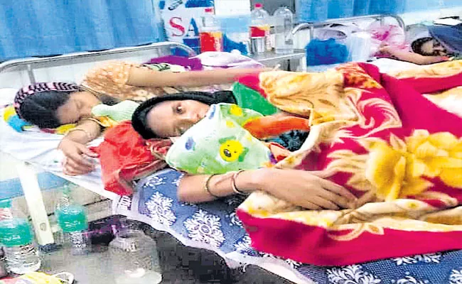 Two Women With Babies On One Bed In Gandhi Hospital - Sakshi