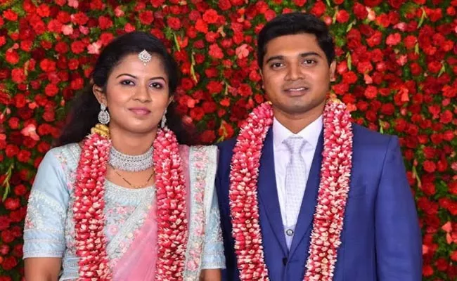 Newlyweds Eliminate in Road Accident Thiruvallur Tamil Nadu - Sakshi