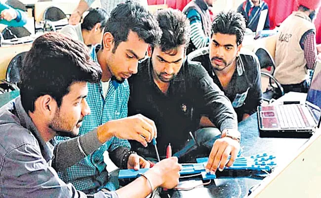 TS-EAMCET: 26, 000 Engineering Seats Available For Admissions - Sakshi