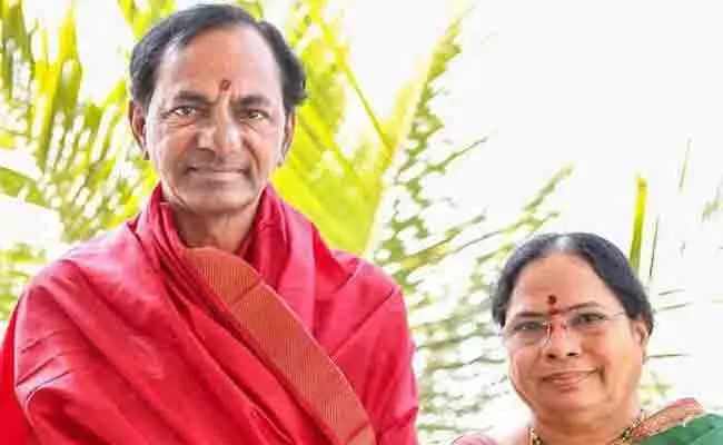 KCR Wife To Undergo Medical Examination In Delhi Today - Sakshi