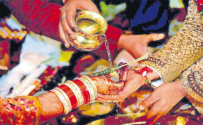 After lull of 20 Months, Big Fat Weddings Back - Sakshi