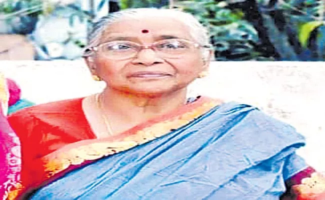 Aluri Lalitha Passed Away In Hyderabad - Sakshi