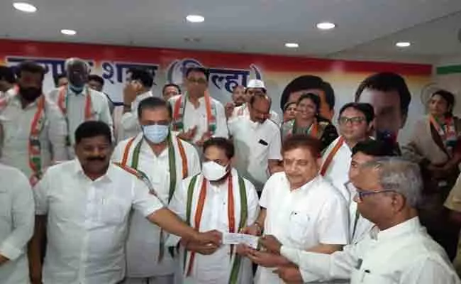 Maharashtra: Former BJP Leader Ravindra Bhoyar Joins Congress - Sakshi