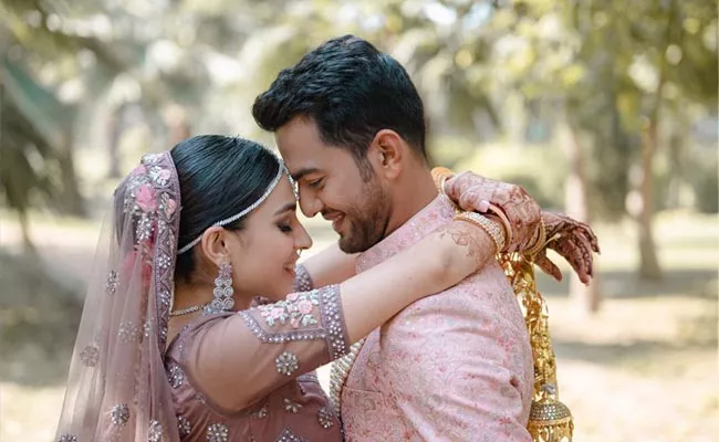 Unmukt Chand Married To His Girlfriend Simran Khosla Wedding Pics Goes Viral - Sakshi