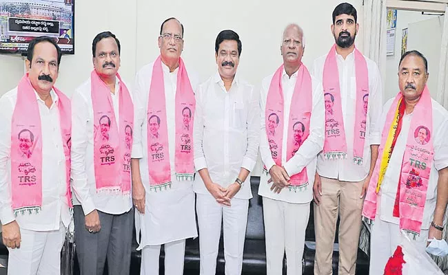 Telangana: Six MLC Nominees From TRS Elected Unanimously - Sakshi