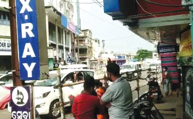 Eggs Hurled at Odisha CM Naveen Patnaik Convoy in Puri - Sakshi