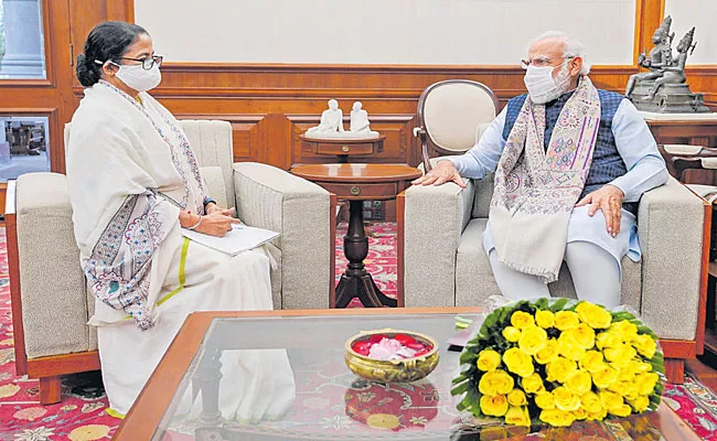 Mamata Banerjee Meets PM Narendra Modi - Sakshi