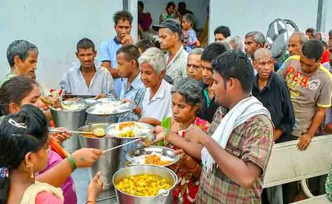 Centre And State To Plan For Community Kitchens Piyush Goyal Held Meeting Delhi - Sakshi