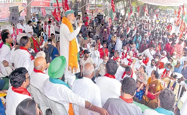 Telangana: Rakesh Tikait Addresses Maha Dharna In Hyderabad Calls KRC B Team Of BJP - Sakshi