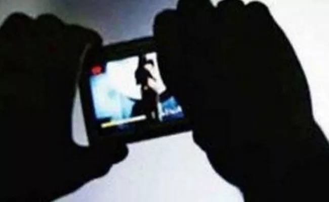 Young Man Arrested Who Shared Blue Pictures In Vijayawada - Sakshi