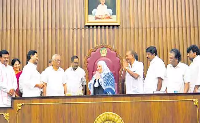 AP Council Deputy Chair Person Jakiya Khanum Comments After Oath Taking - Sakshi