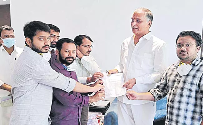 Telangana: Junior Doctors Call Off Decision To Boycott Duties - Sakshi