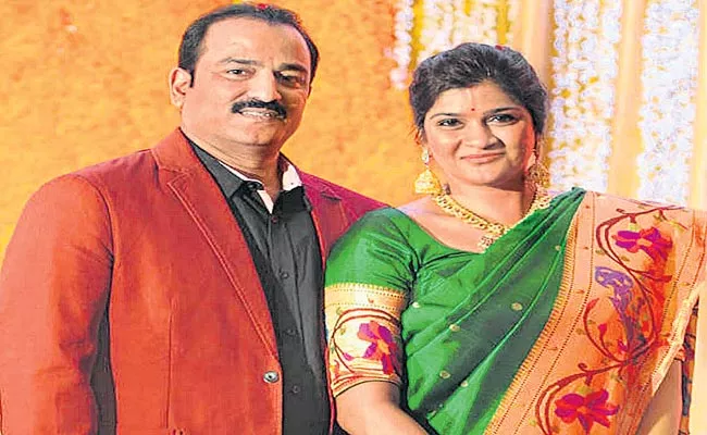 Socialite Husband Arrested In Multi Crore Cheating Case - Sakshi