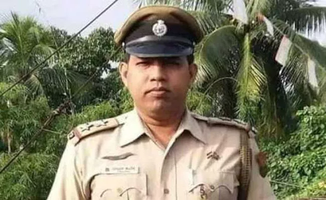 Tripura man kills 5 including minor daughters, Police Inspector - Sakshi