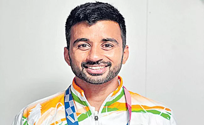 Hockey captain Manpreet Singh added to Khel Ratna winners - Sakshi