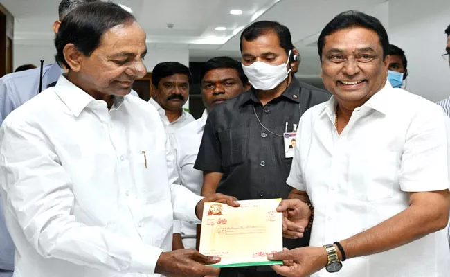 Manam Saitham Founder Kadambari Kiran Met CM KCR - Sakshi