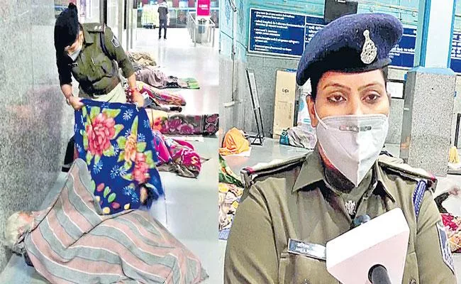 Woman police sub-inspector donates blankets to homeless peoples - Sakshi