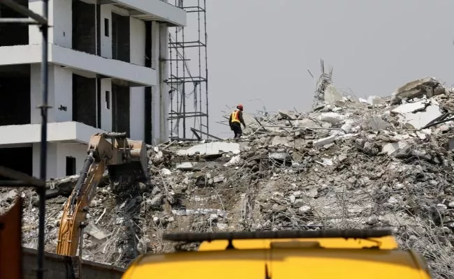 Nigeria Building Collapse Death Toll Climbs - Sakshi