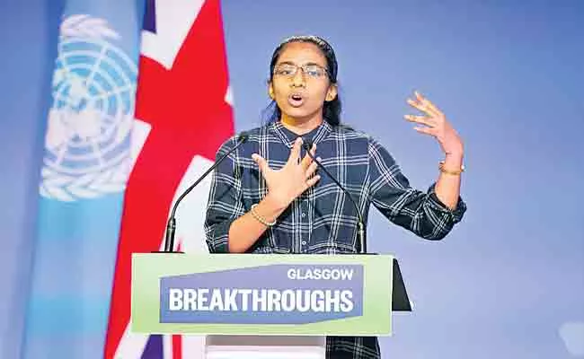 Indian Teen Powerful Glasgow COP26 Speech PM Modi Biden Were Present - Sakshi