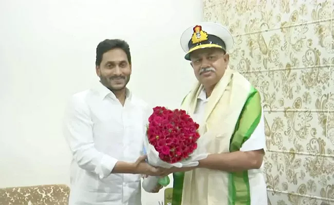 Flag Officer Commanding-in-Chief of Indian Navy Ajendra Bahadur Singh met CM YS Jagan at camp office - Sakshi