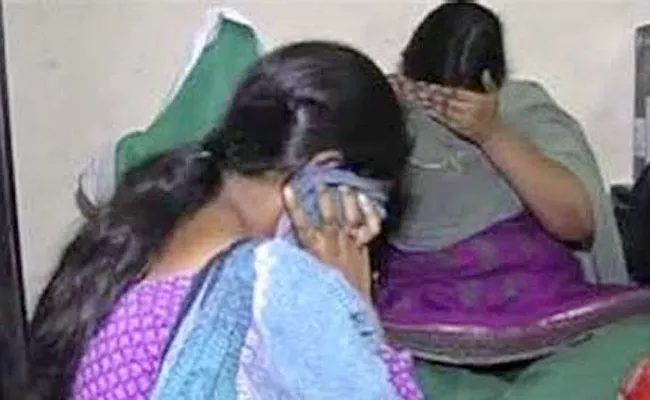 Jeedimetla Police Raids On Prostitution And Arrested A Man - Sakshi