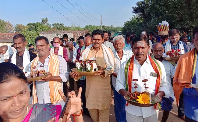 Warangal Hasanparthy Batukamma Celebrate On Diwali By Male - Sakshi