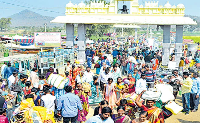 Tourism Guide Komuravelli Mallikarjuna Swamy Temple Uniqueness - Sakshi