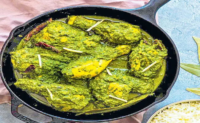 How To Make Saag Wala Chicken And Garlic Smashed Potatoes Recipes - Sakshi