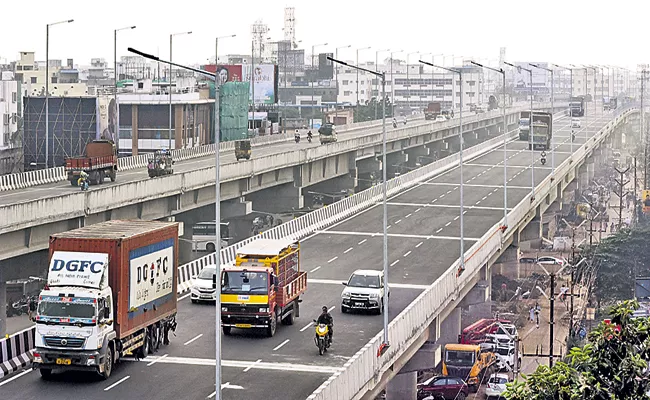 Trial Run Success on Benz Circle Second Flyover - Sakshi