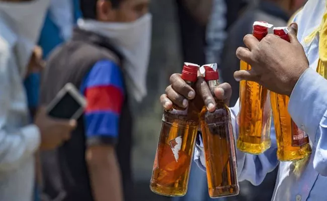 40 dead in two Bihar districts after consuming suspected spurious liquor - Sakshi