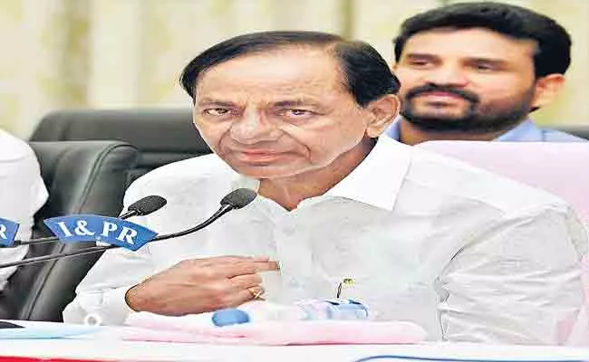 Telangana CM KCR VAT On Petrol Diesel Not Be Cut - Sakshi