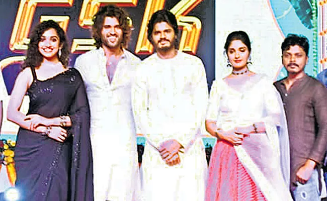 Vijay Devarakonda Speech Pushpaka Vimanam Pre release Event - Sakshi