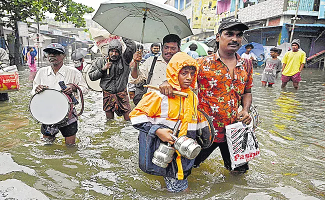 Orange Alert for 14 districts in Tamil Nadu with Heavy Rains - Sakshi