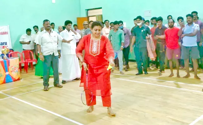 MLA RK Roja Playing Badminton With Her Husband At Nagari - Sakshi