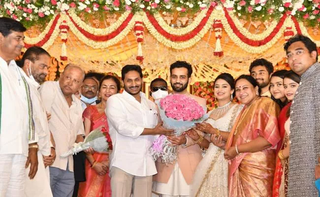 CM YS Jagan Attends MLA Reddy Shanthi Daughter Wedding Reception - Sakshi