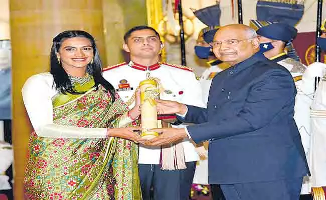  Pv Sindhu Who Received The Padma Bhushan - Sakshi