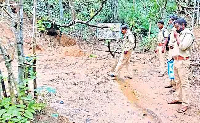 Papikondalu: Police Base Camp Protecting The Forest At Buttaigudem - Sakshi