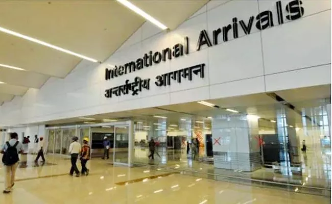 Institutional Quarantine For Flyers From At Risk Nations Through Mumbai Airport - Sakshi